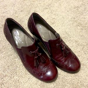 Aerosoles burgundy wingtip heeled loafers.